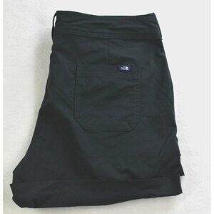 The North Face Mapleton Women's Shorts Size 12 Dark Green Nylon Stretch Cuffed